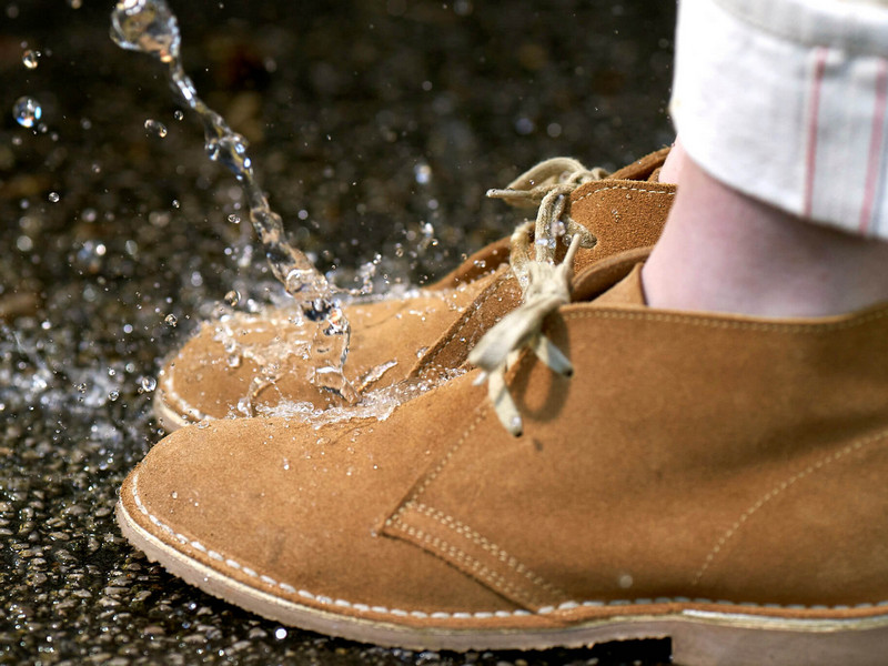 Поразка ніг. Як уникнути небезпечної осінньої хвороби та до чого може призвести мокре взуття
